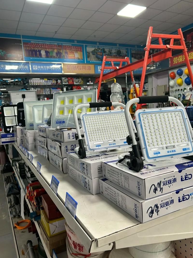未来万家五金机电巴中店 上新 冠亚浦工程照明物美价廉